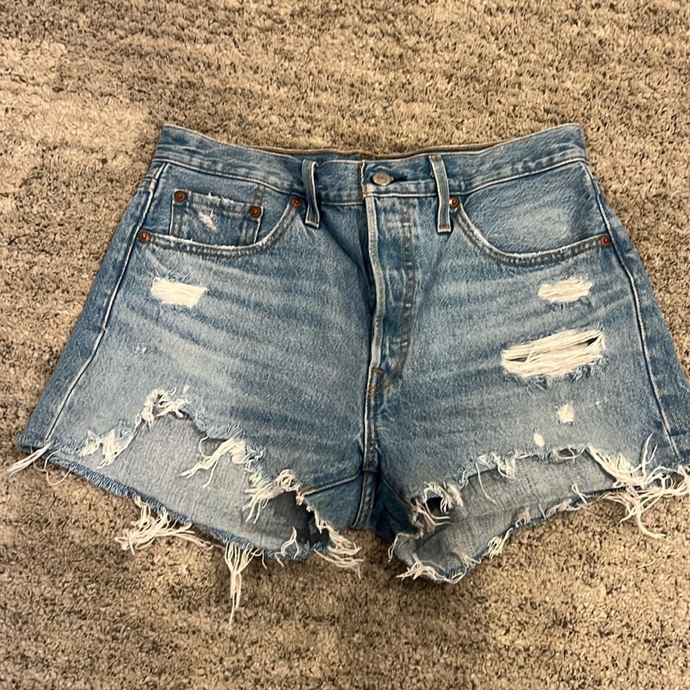 501 Levi shorts